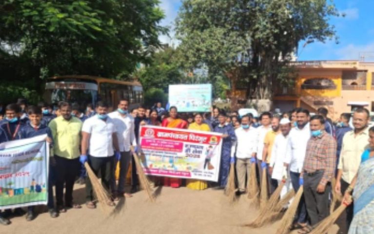 स्वच्छता अभियान व श्रमदान उपक्रम